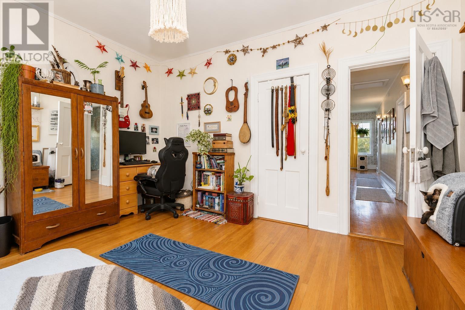 147 Howe Street - 29