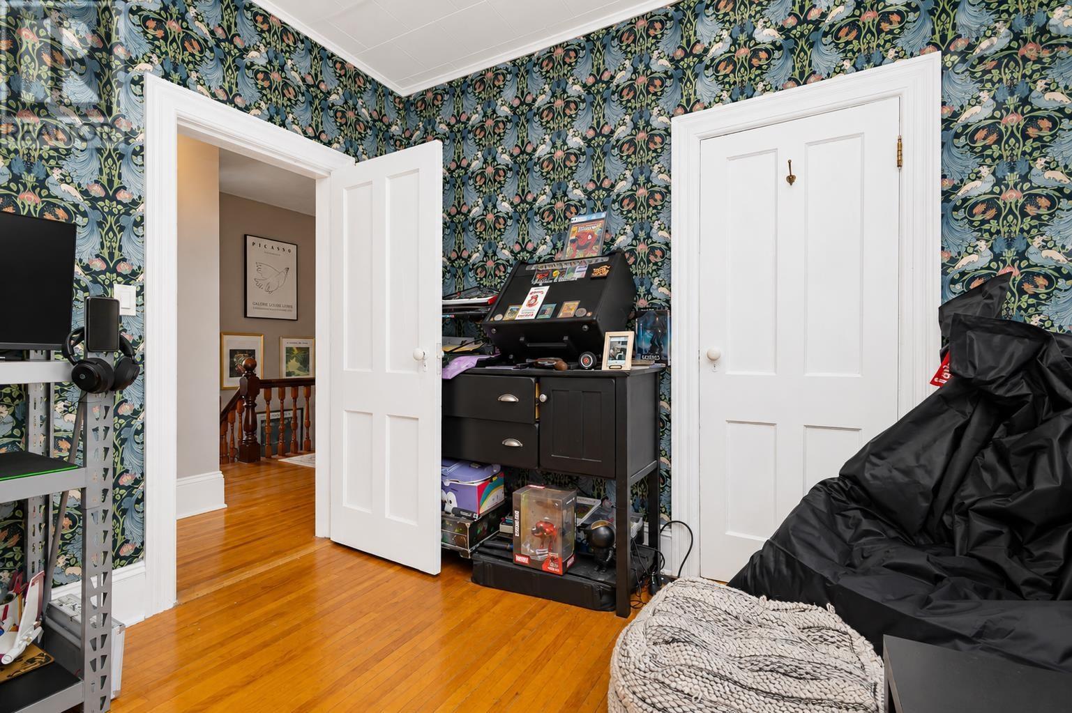 147 Howe Street - 33