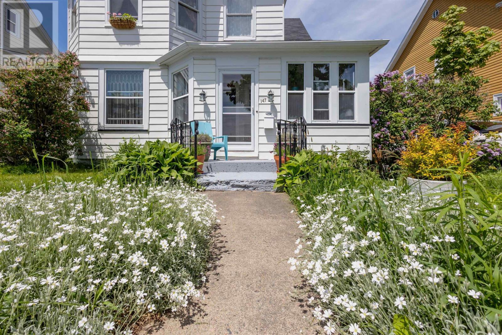 147 Howe Street - 4