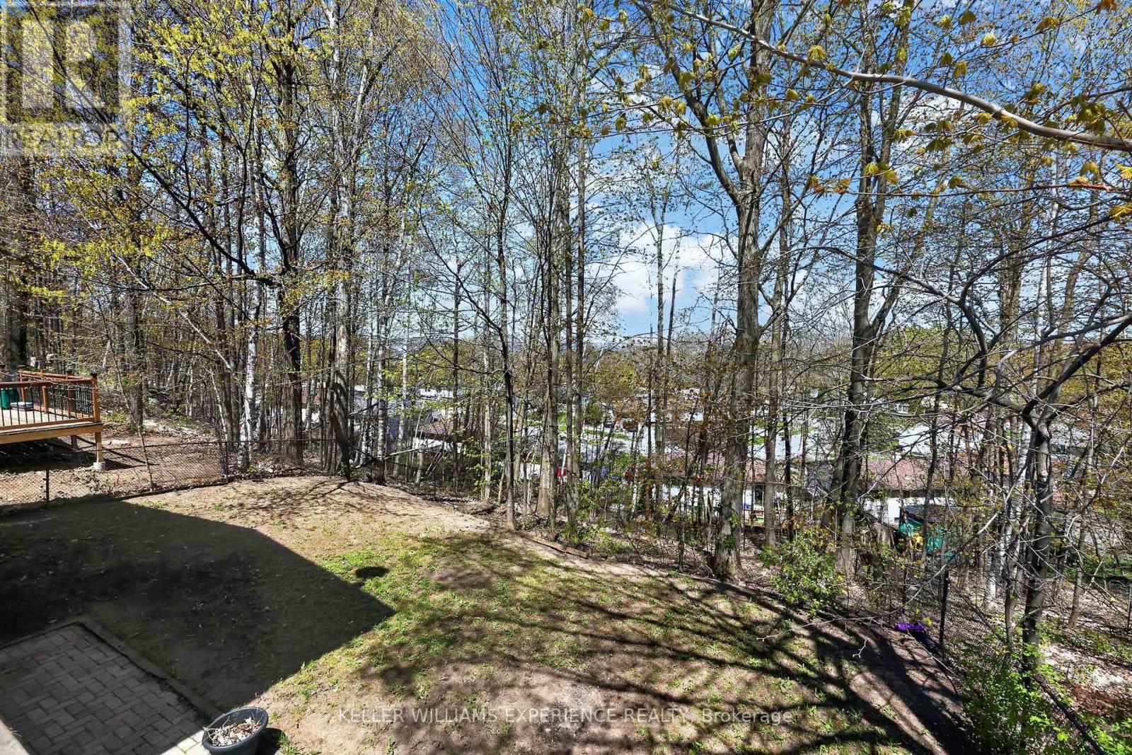 645 BAYVIEW DRIVE - 21