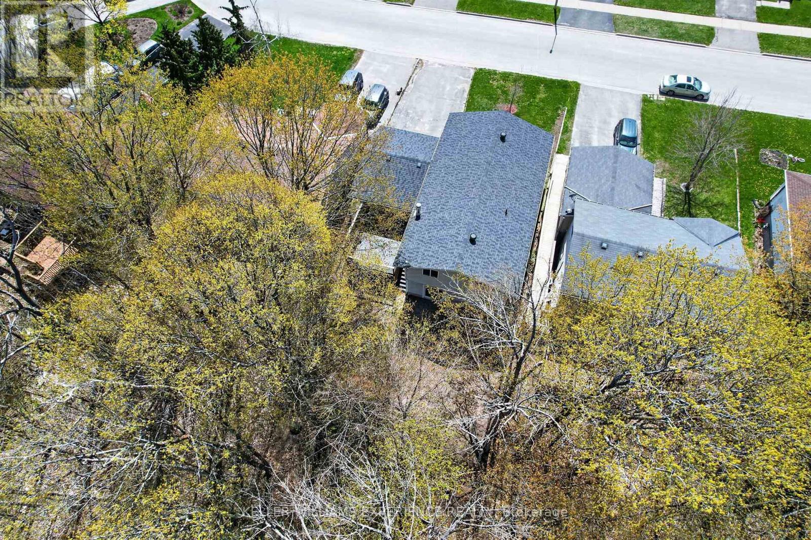645 BAYVIEW DRIVE - 22