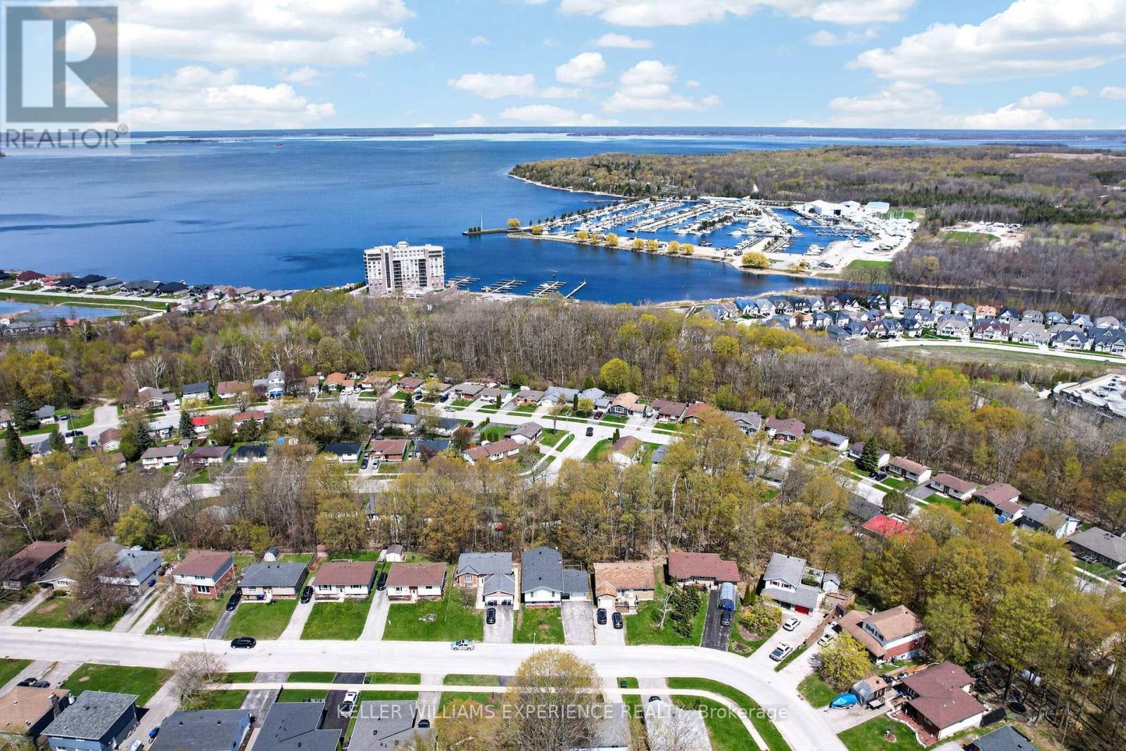 645 BAYVIEW DRIVE - 23