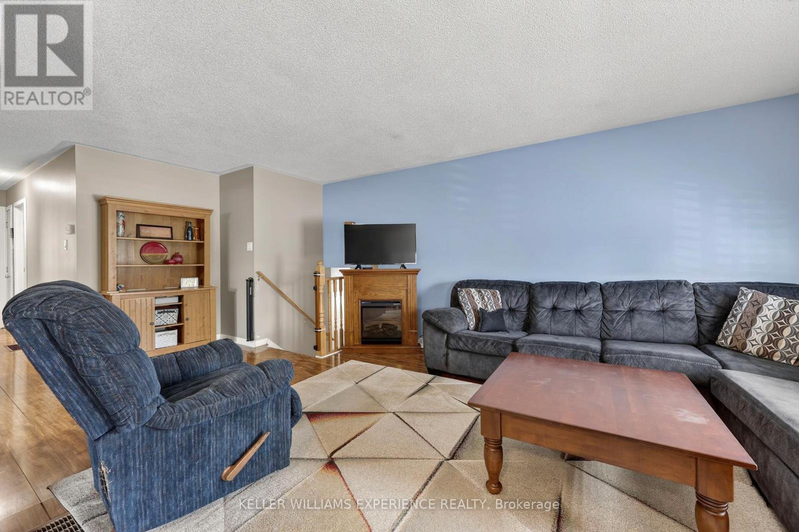 645 BAYVIEW DRIVE - 6