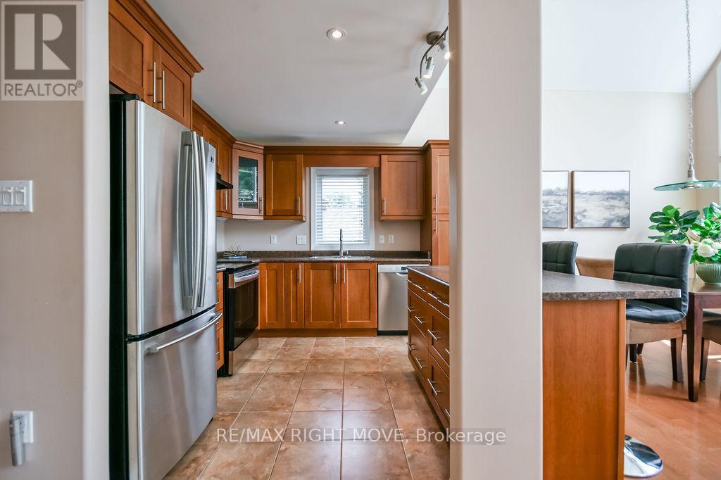 2956 LAKESIDE DRIVE - 10