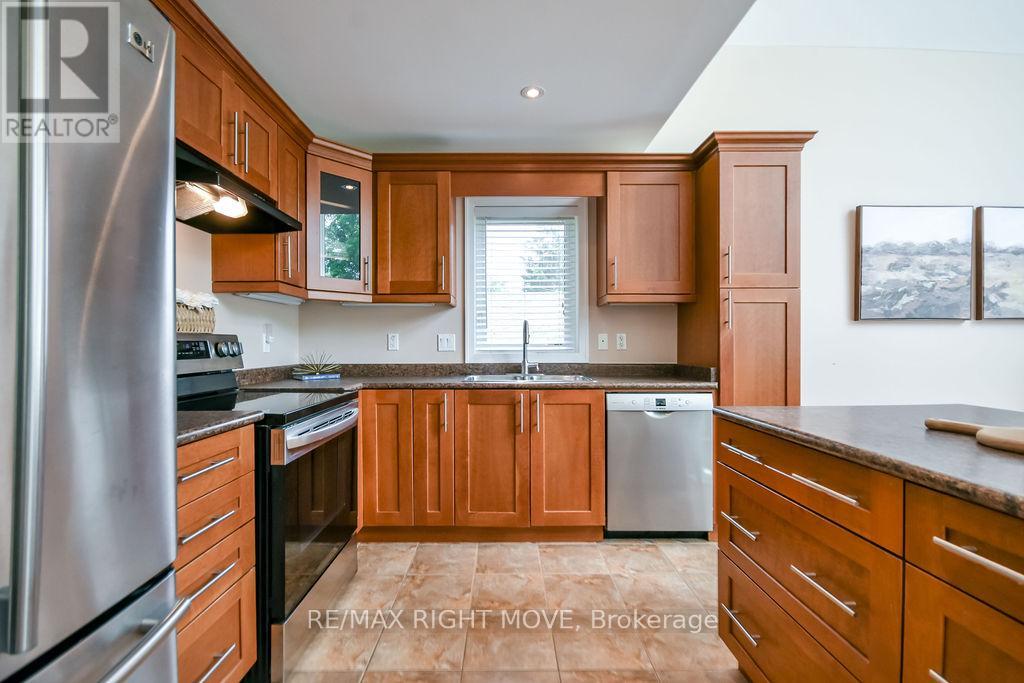 2956 LAKESIDE DRIVE - 12