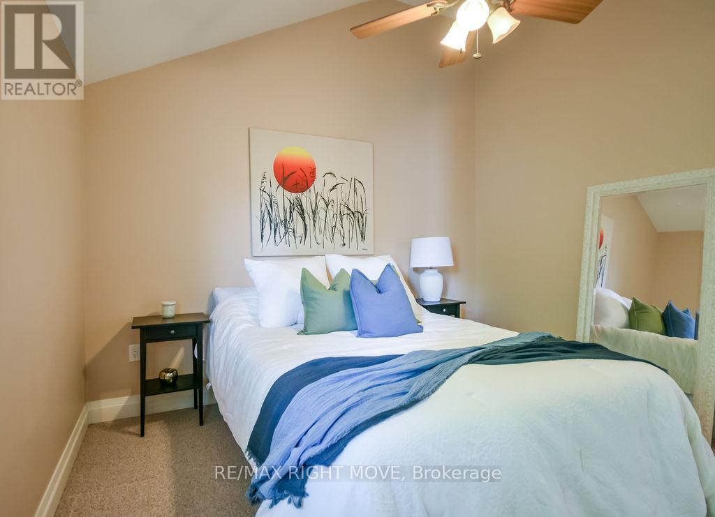 2956 LAKESIDE DRIVE - 33