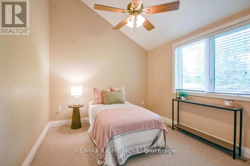 2956 LAKESIDE DRIVE - 35