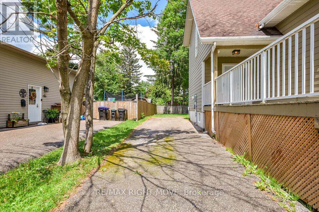 2956 LAKESIDE DRIVE - 38