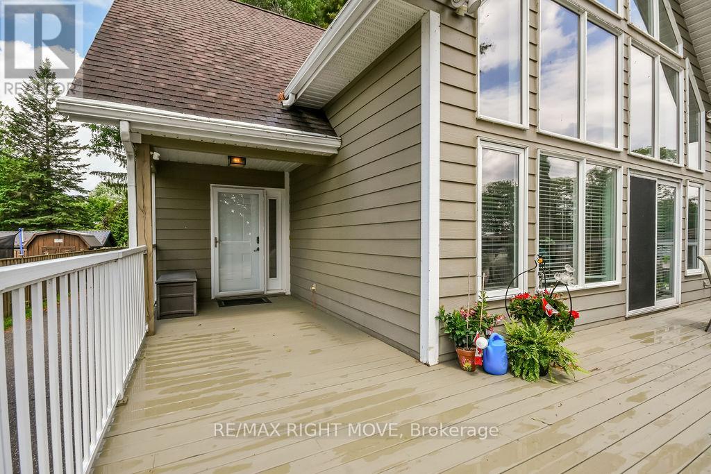 2956 LAKESIDE DRIVE - 4