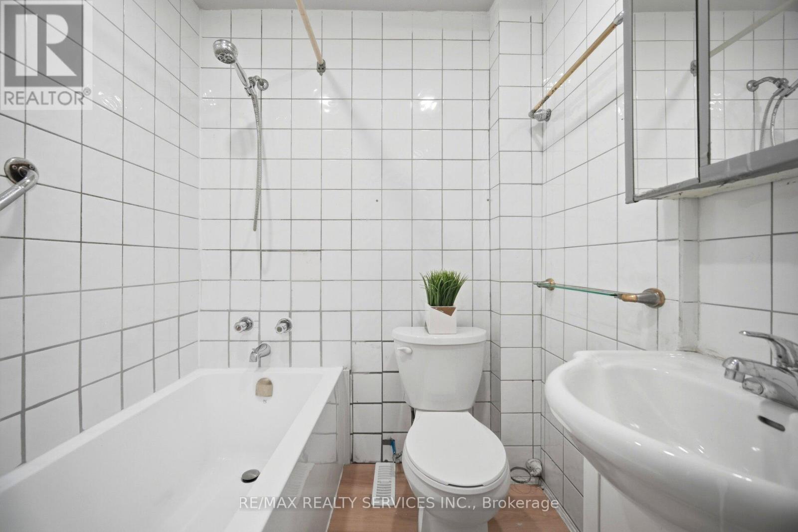 1147 DUFFERIN STREET - 16