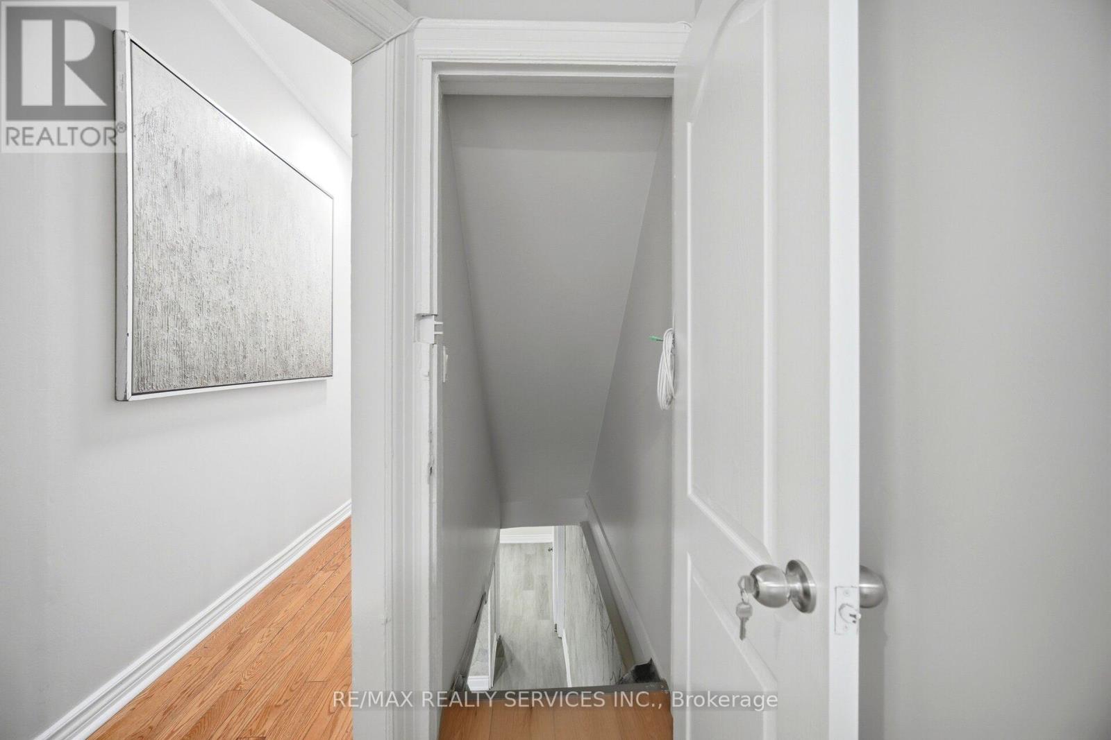 1147 DUFFERIN STREET - 27