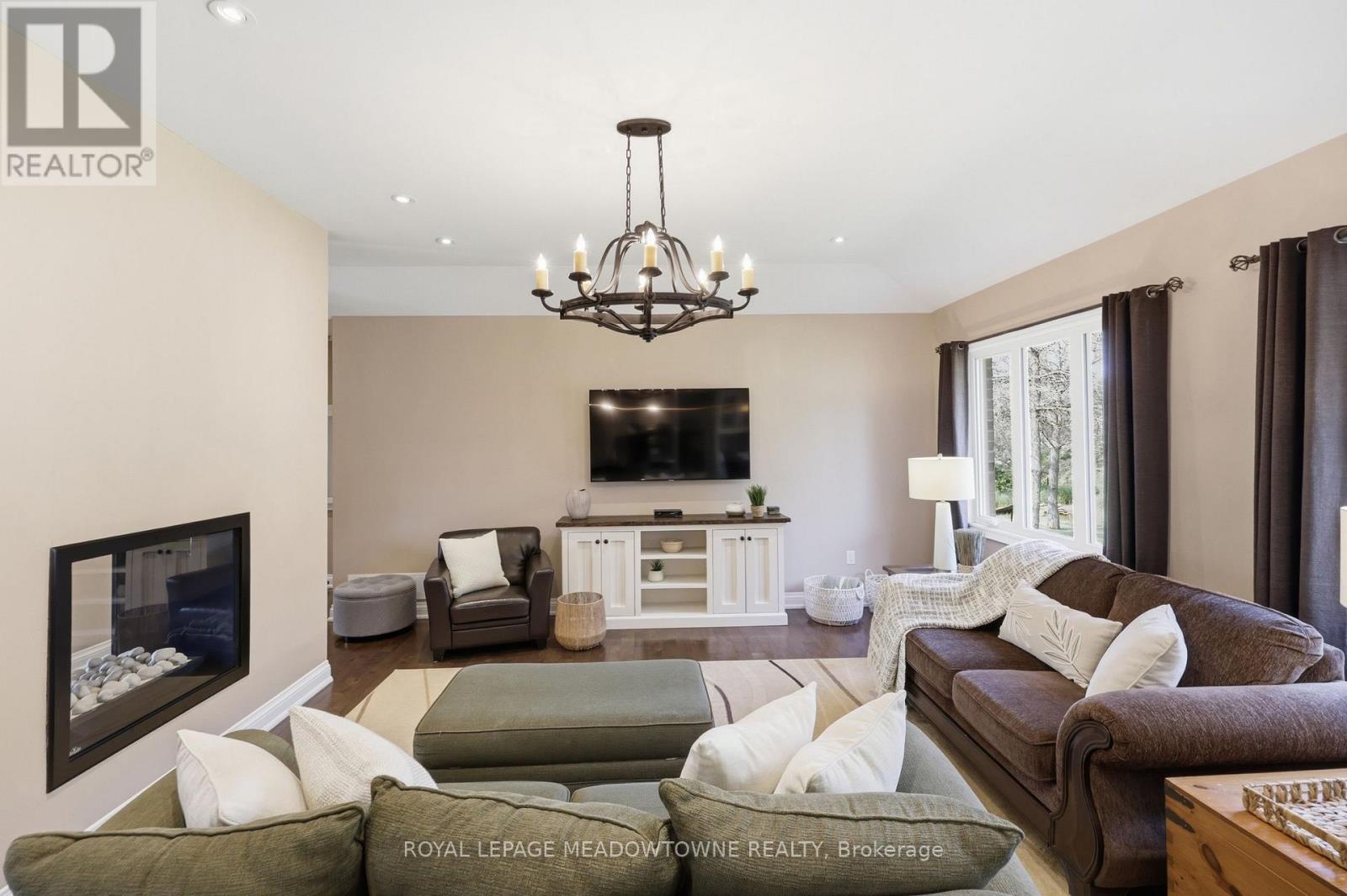 20 BUCKSTOWN TRAIL - 19