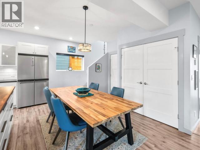 146 SYBIL CIRCLE - 14