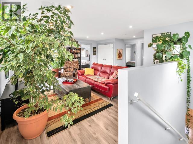 146 SYBIL CIRCLE - 18