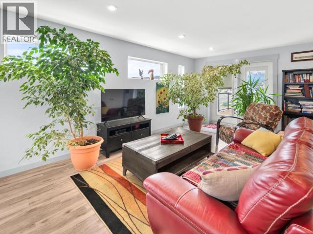 146 SYBIL CIRCLE - 19