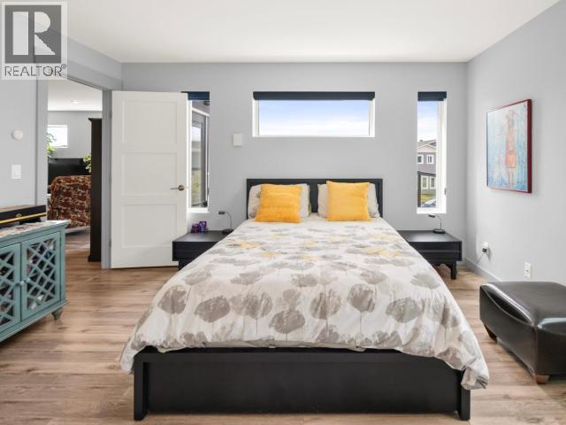 146 SYBIL CIRCLE - 24