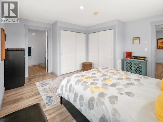 146 SYBIL CIRCLE - 25