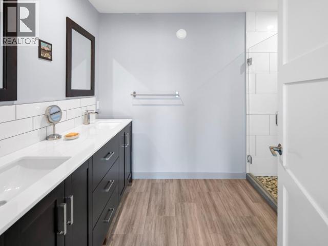146 SYBIL CIRCLE - 26