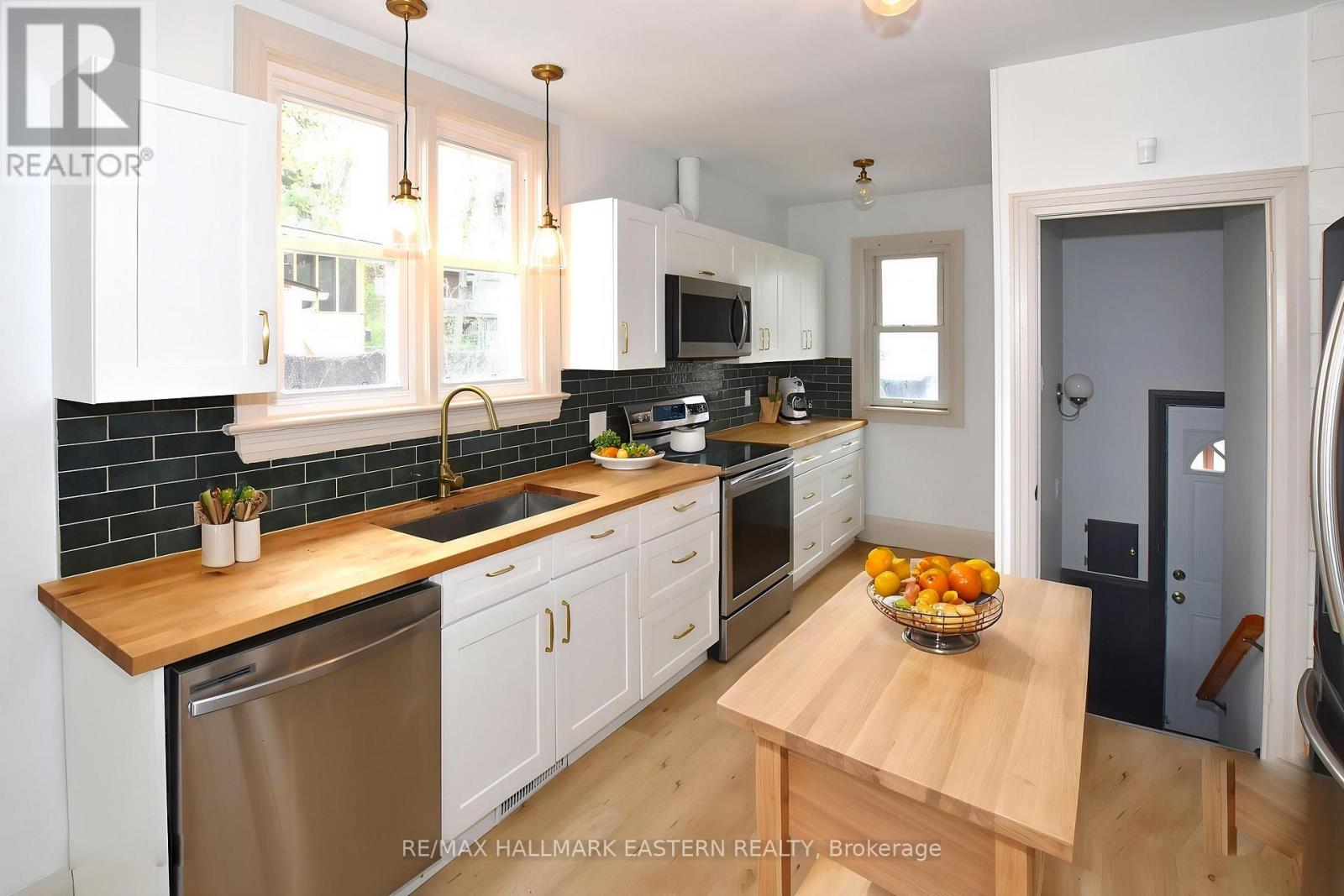 269 ABERDEEN AVENUE - 3