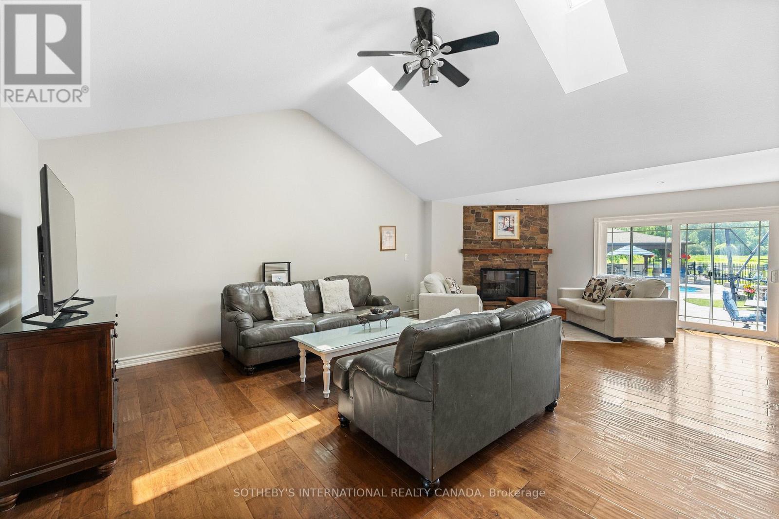 551 DARBY ROAD - Image 17