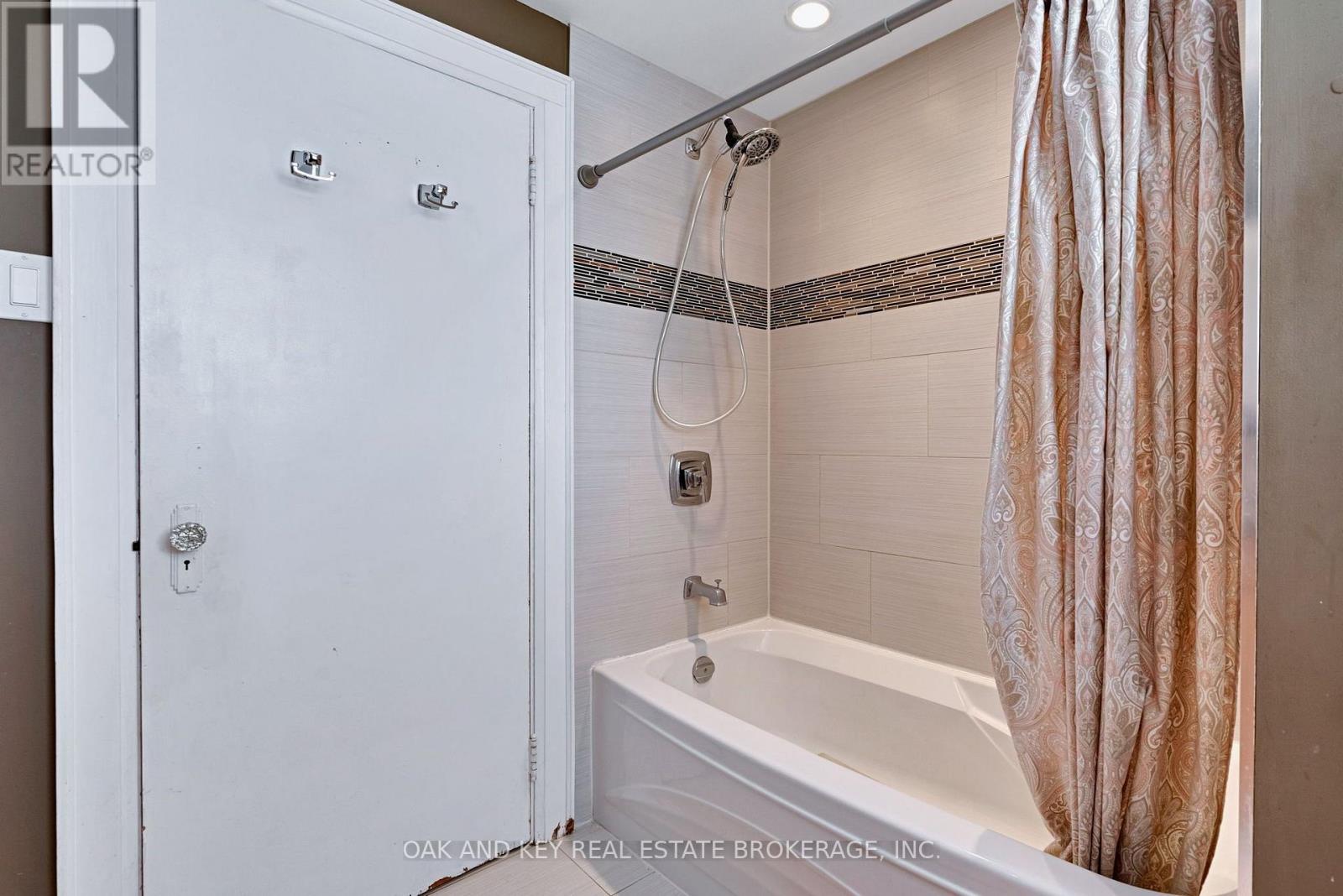 120 SYDENHAM STREET - 42