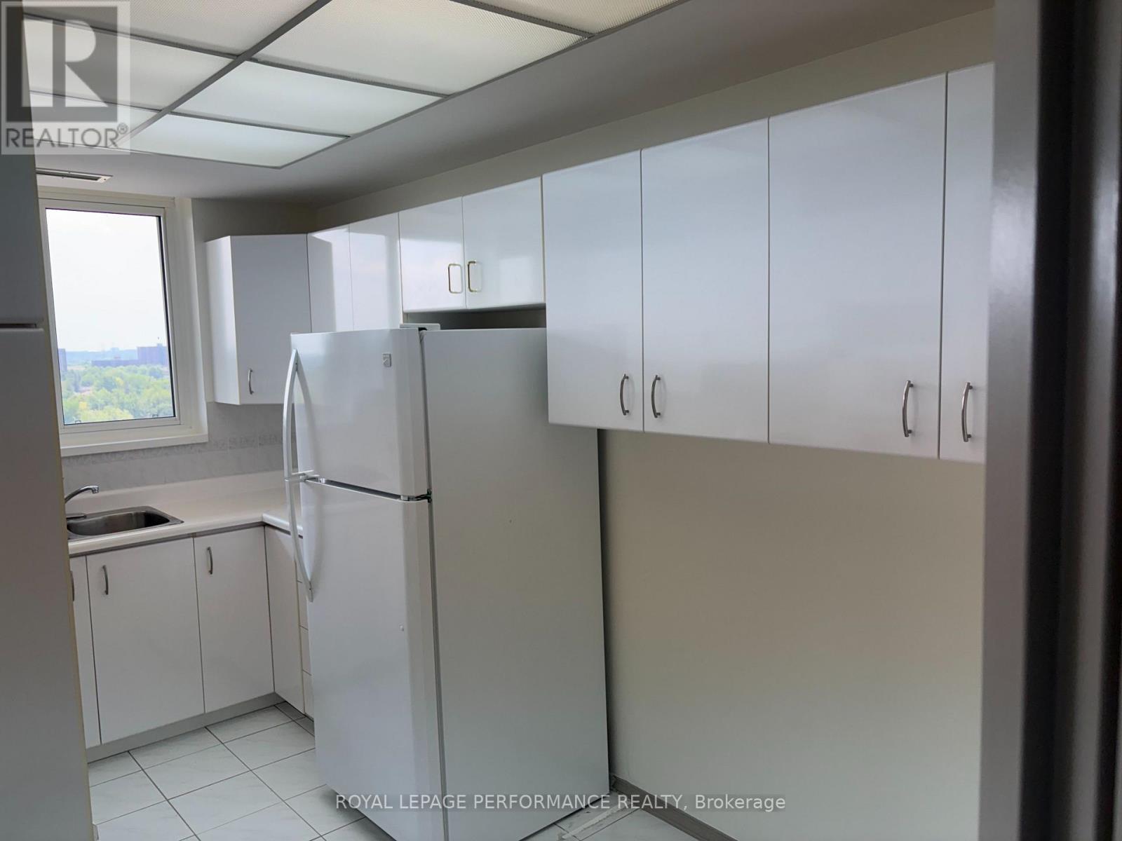 2 Bed, 2 Bath House for Rent in Ottawa – PH8 – 1705 PLAYFAIR DRIVE, Ottawa – MLS# X13434160 - Image 11