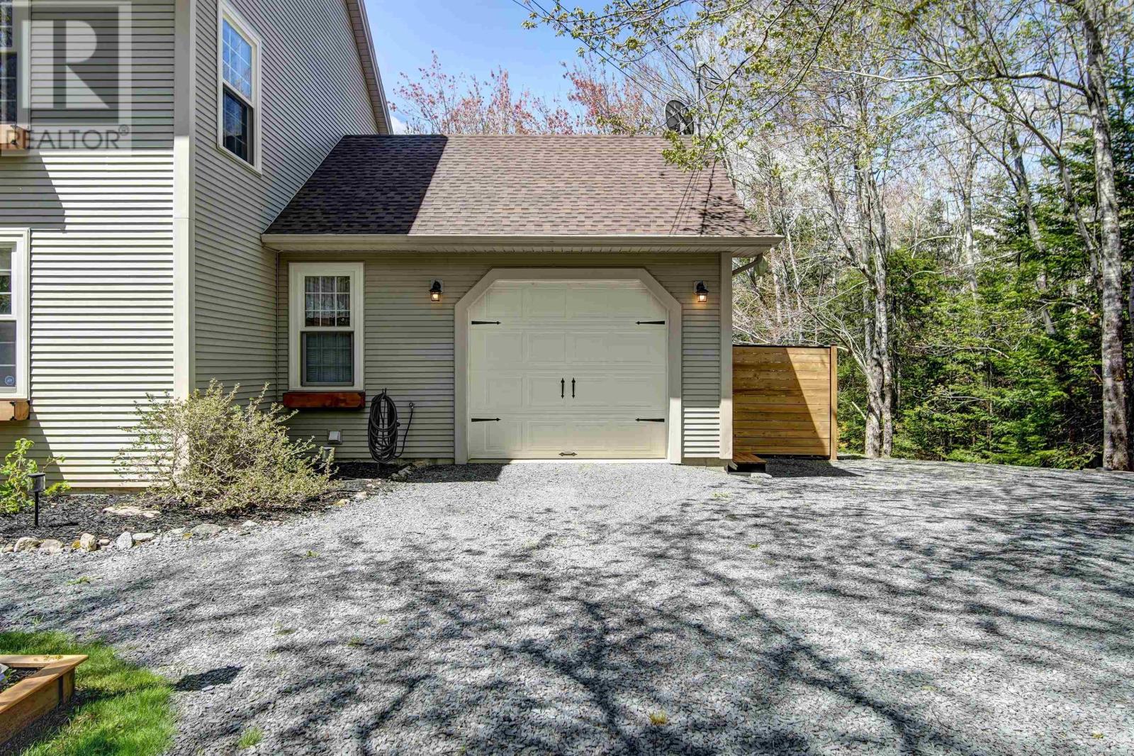 14 Lanterns Way - 40