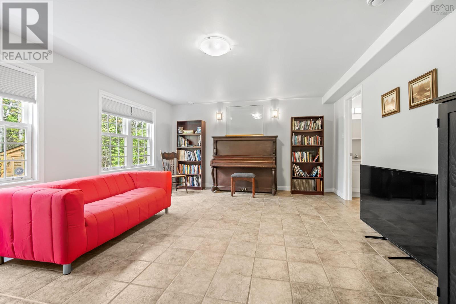 14 Lanterns Way - 34