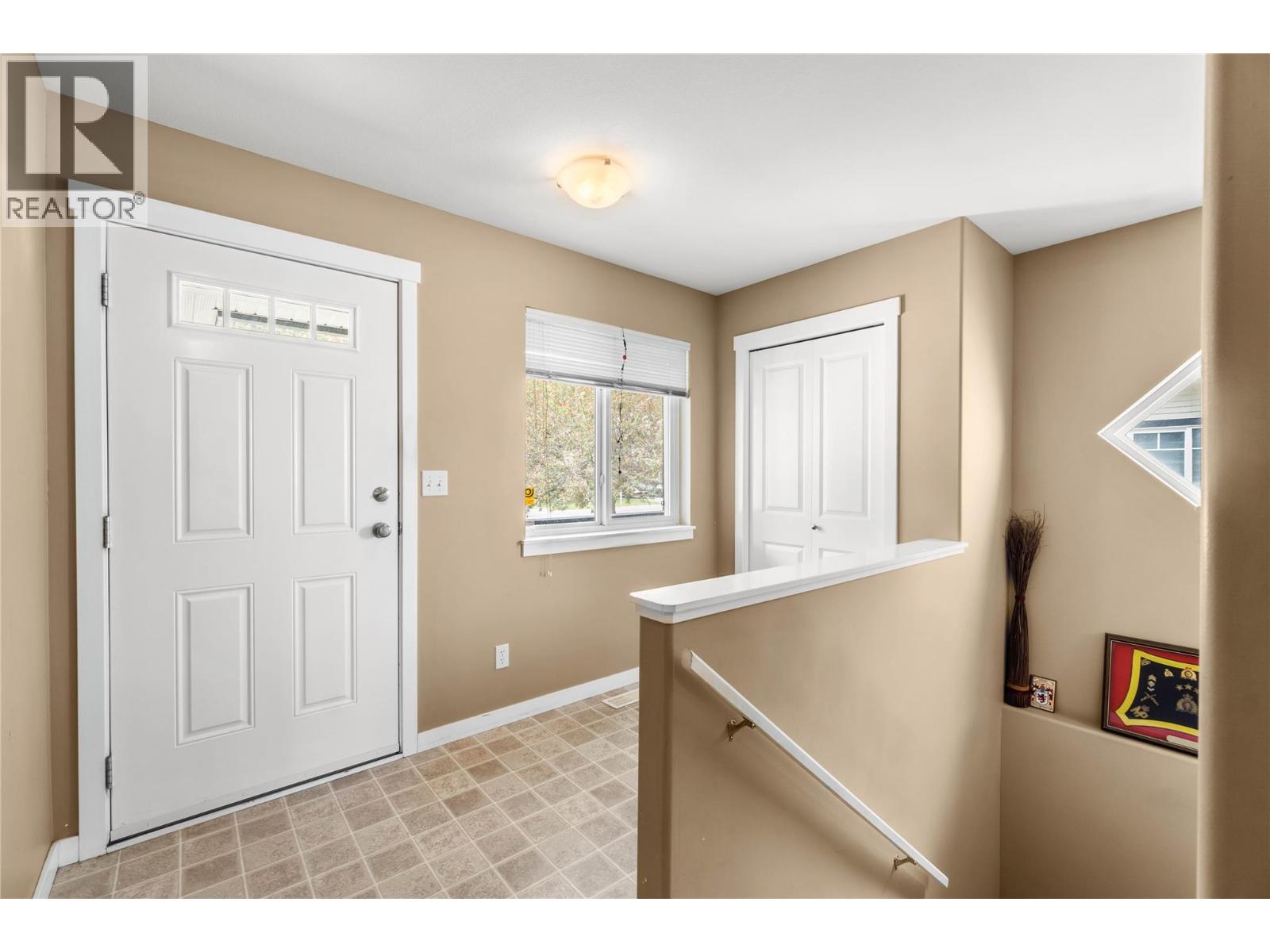 1914 Snowberry Crescent - 3