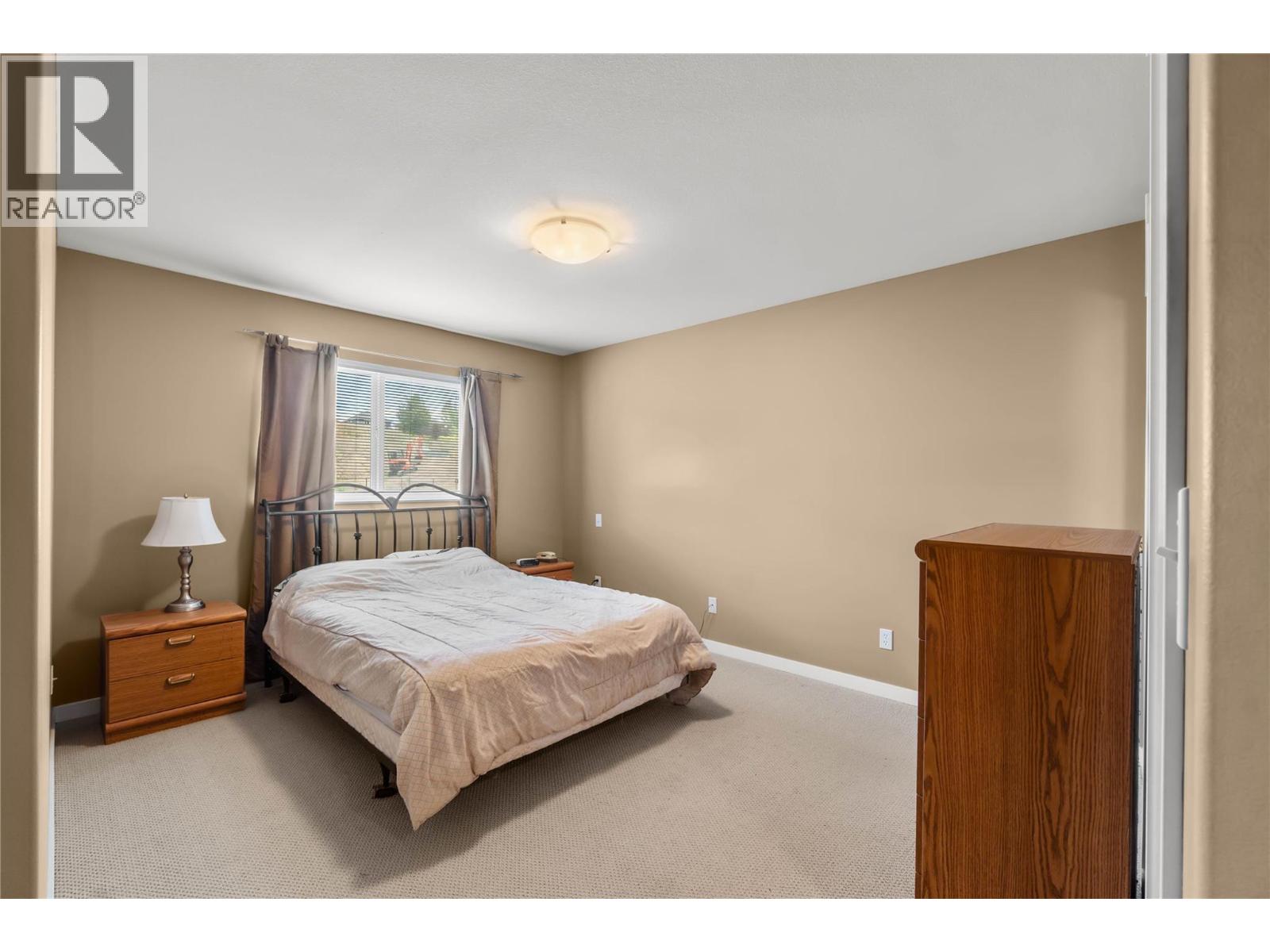 1914 Snowberry Crescent - 8