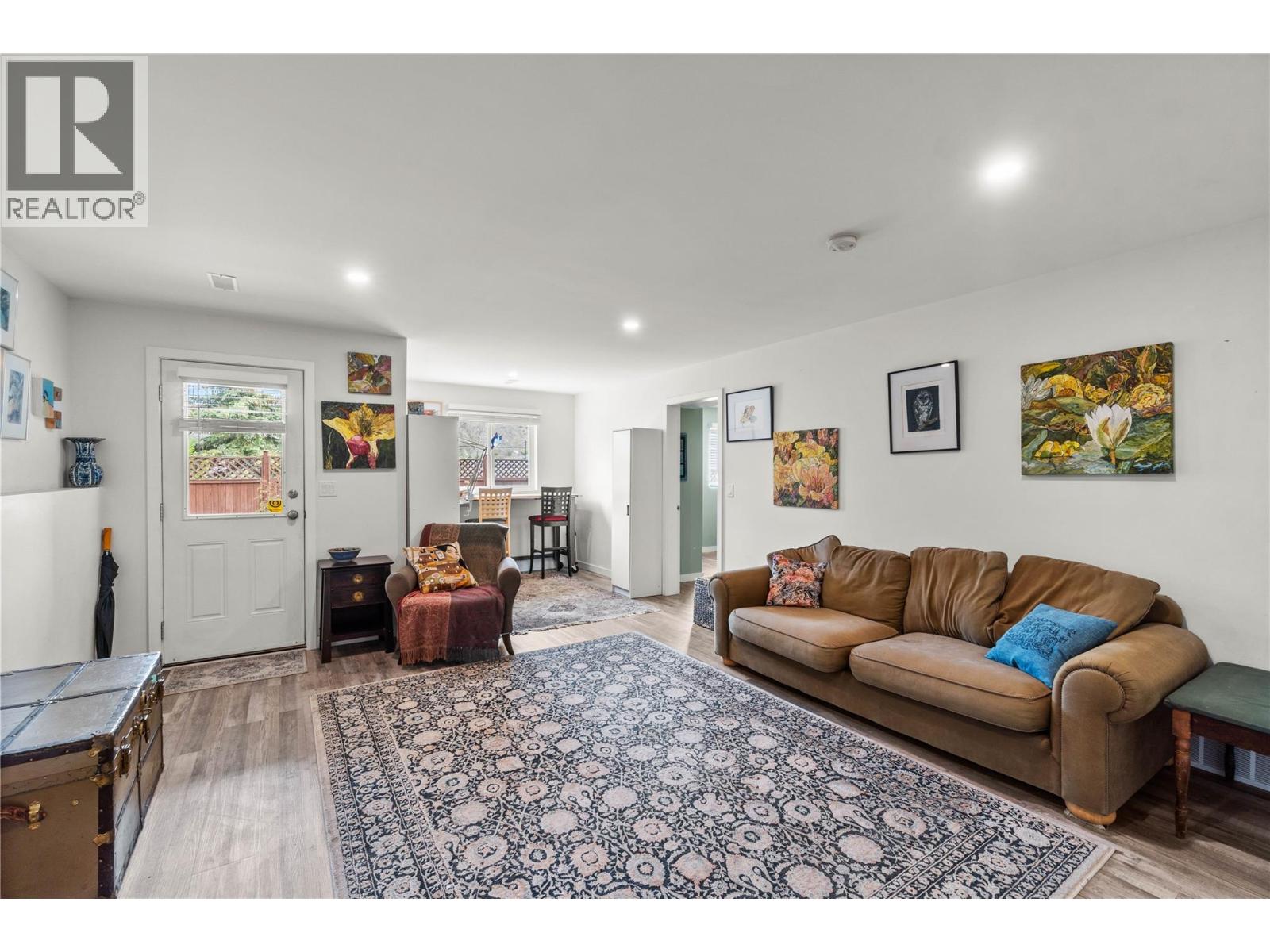 1914 Snowberry Crescent - 14