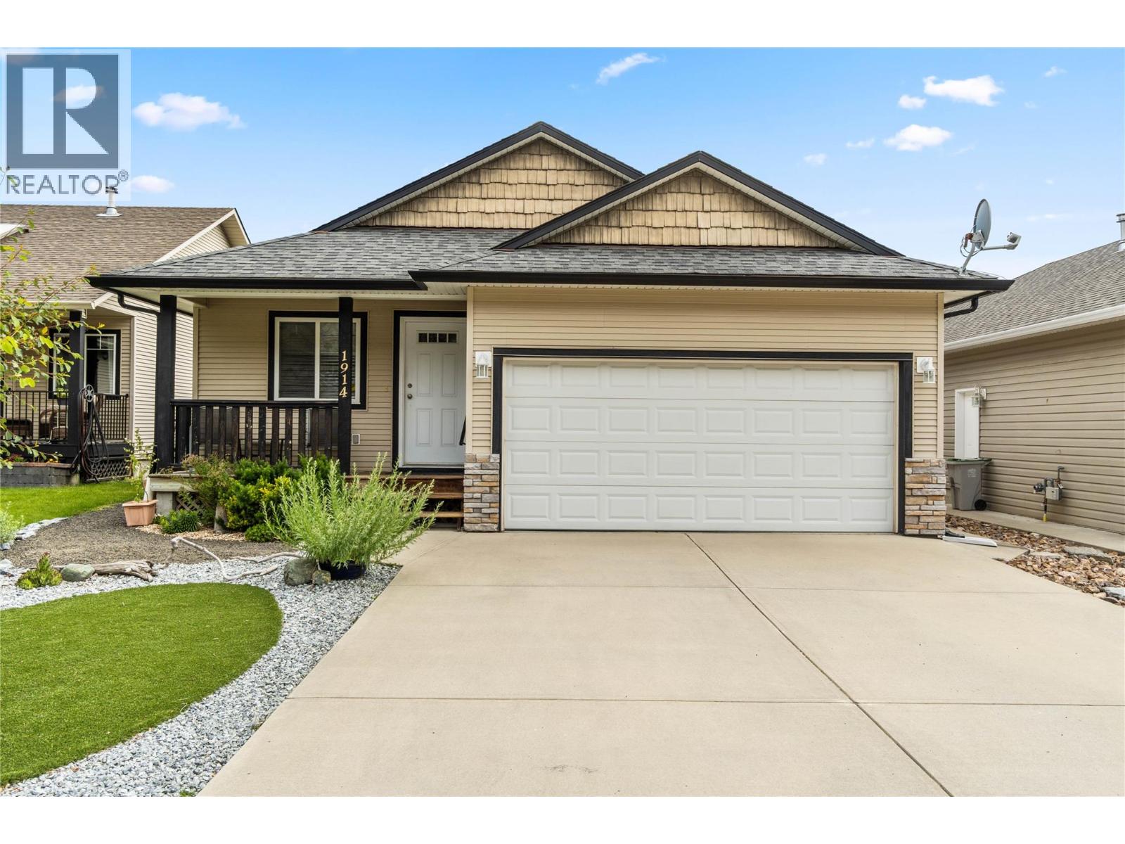 1914 Snowberry Crescent - 21