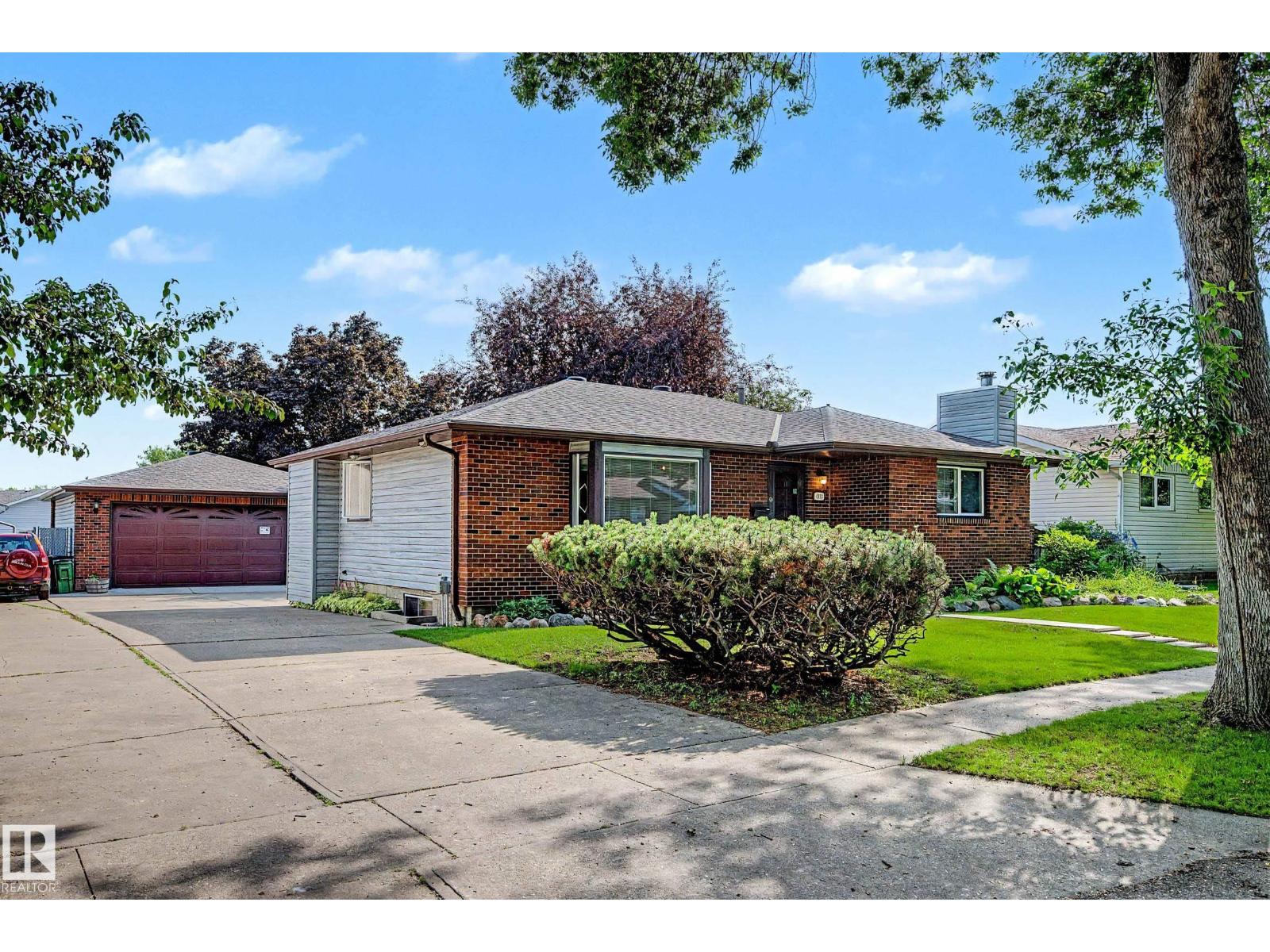 6115 152A AV NW - 2