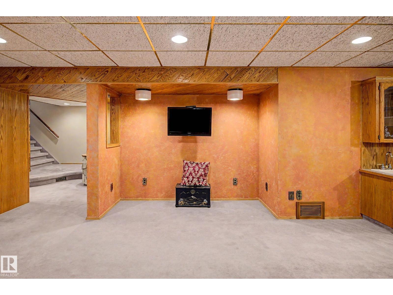 6115 152A AV NW - 35