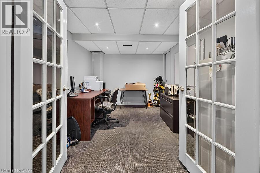 26 FREELAND Court - 30