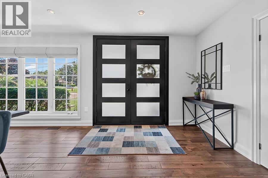 26 FREELAND Court - 3