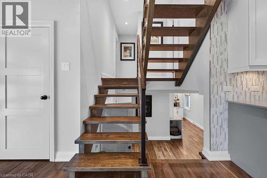 26 FREELAND Court - 13