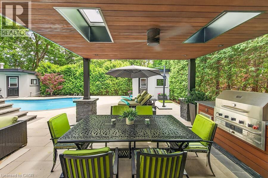 26 FREELAND Court - 44