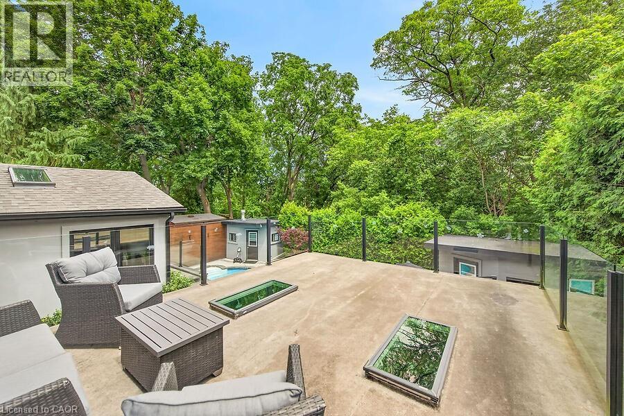 26 FREELAND Court - 45
