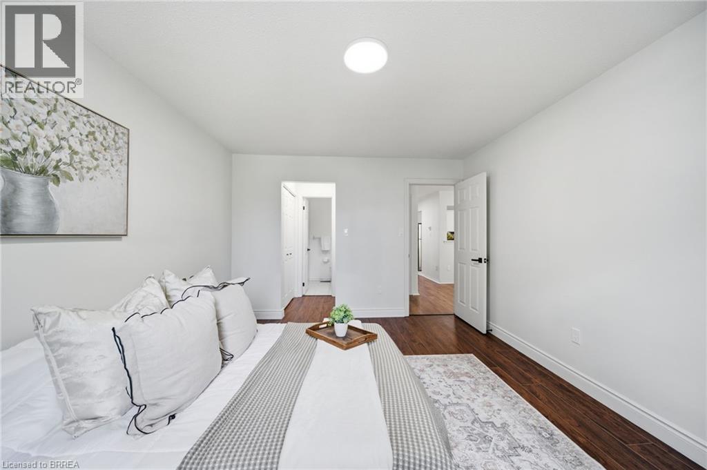 #10 1 BUCHANAN Crescent - 13