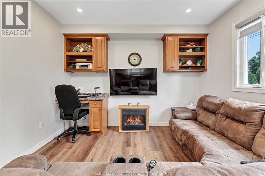350 MAPLE AVENUE - 27