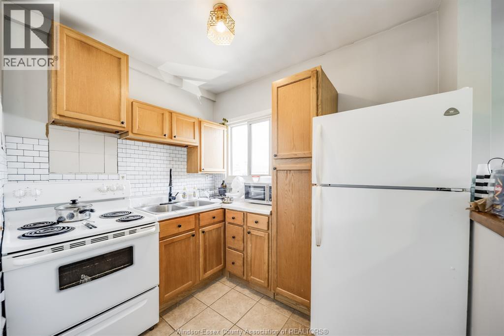 655 CHILVER RD. - 33
