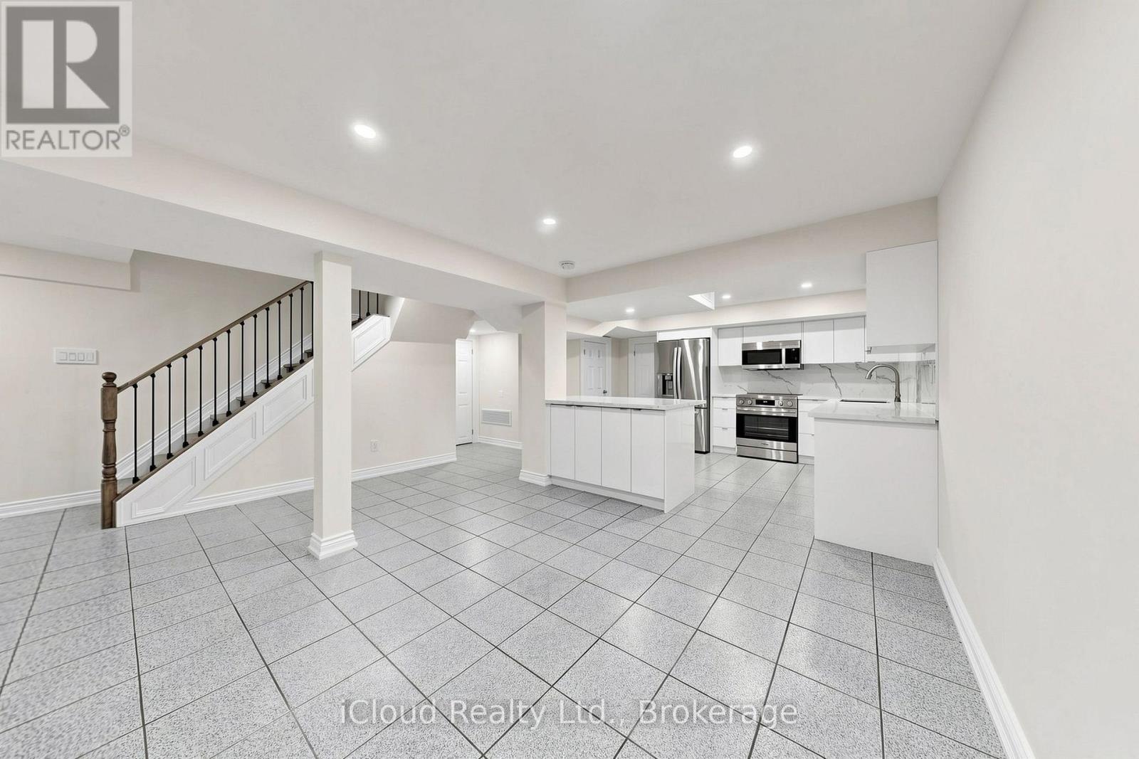 15 SAN MARKO PLACE - 36