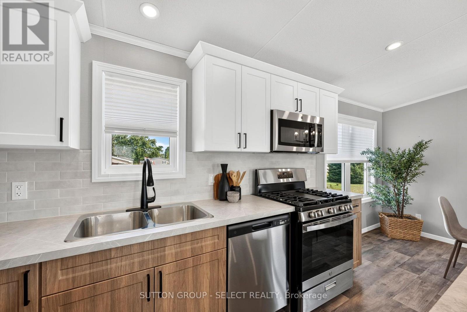 #LOT 6 211 CAROLYNN WAY - 17