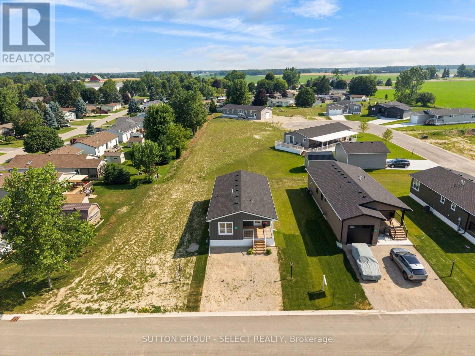 #LOT 6 211 CAROLYNN WAY - 39
