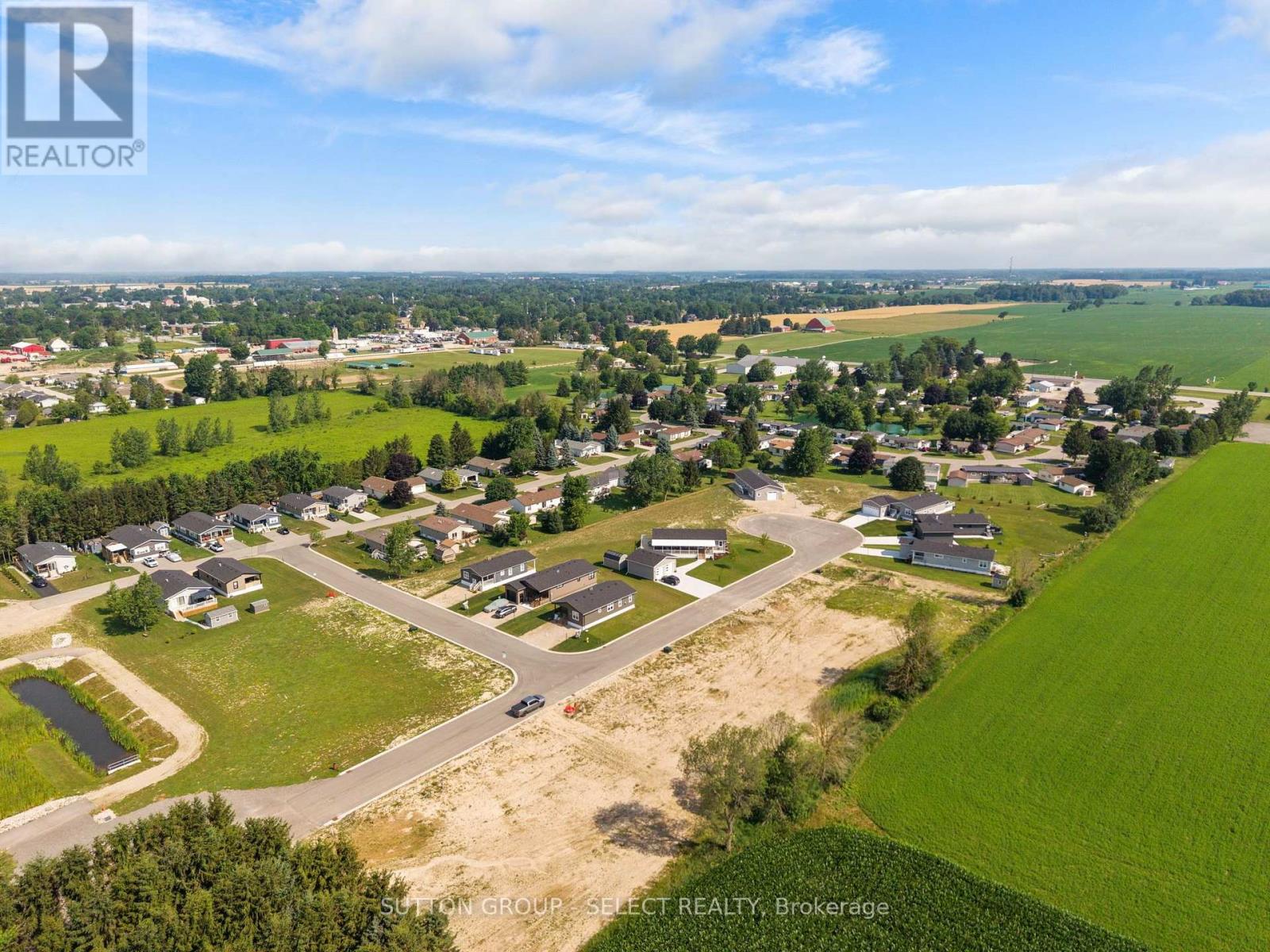 #LOT 6 211 CAROLYNN WAY - 44