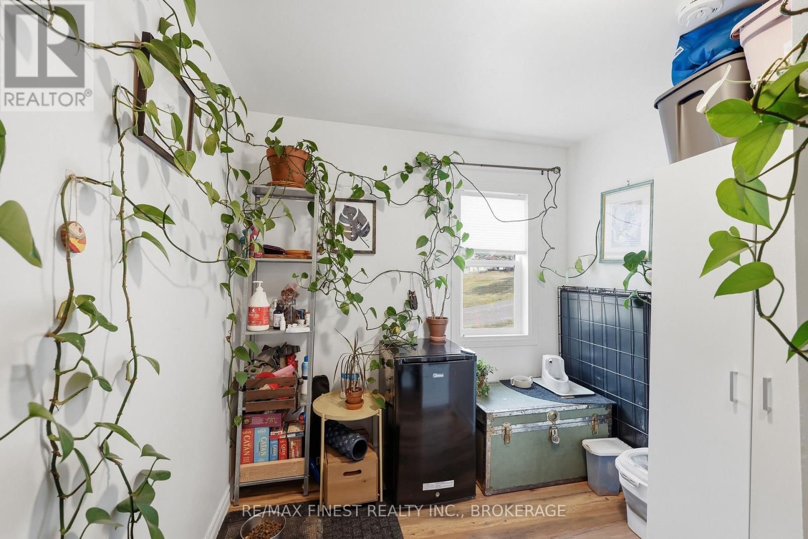 414 DUNDAS STREET - 19