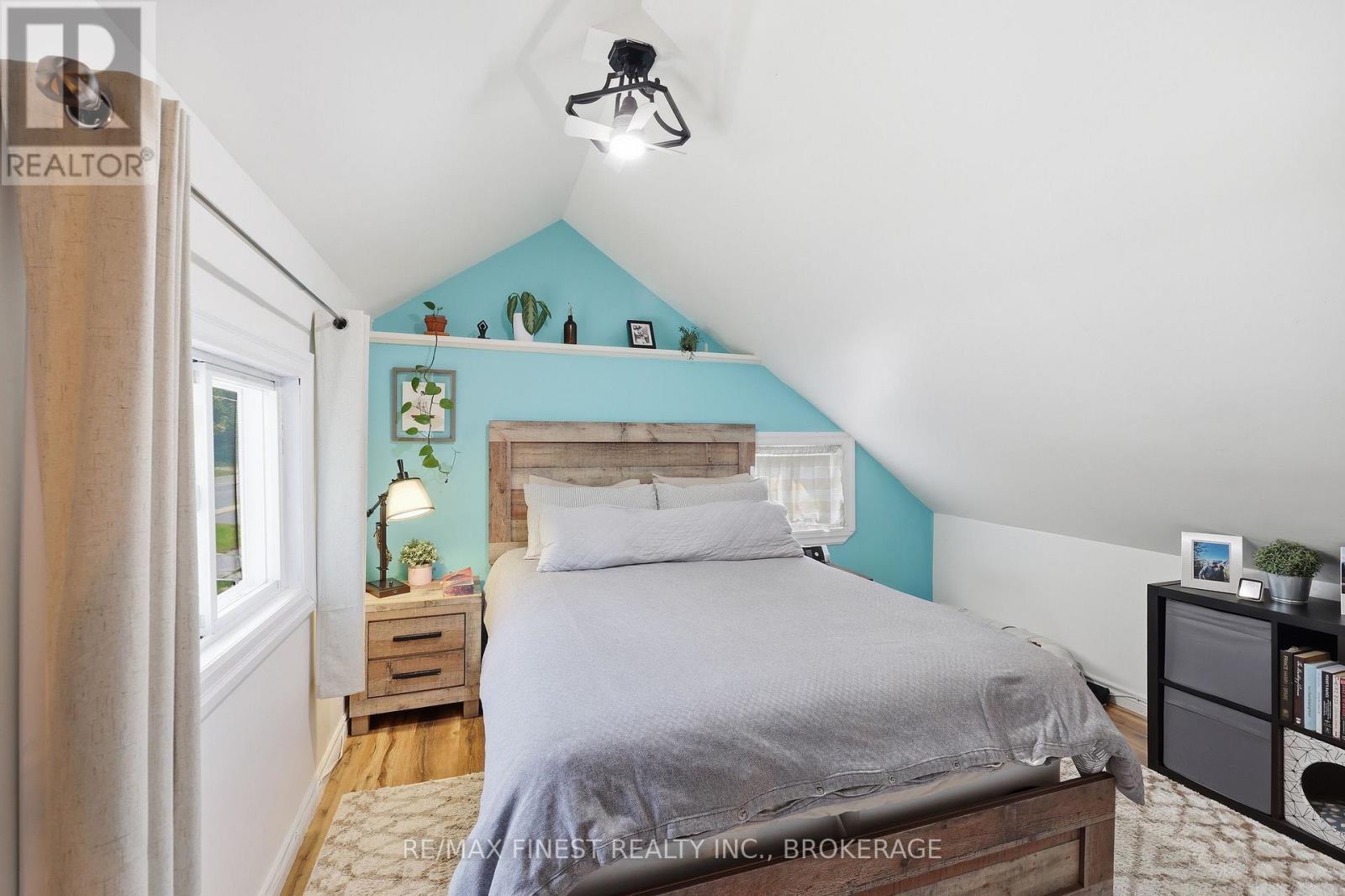 414 DUNDAS STREET - 20