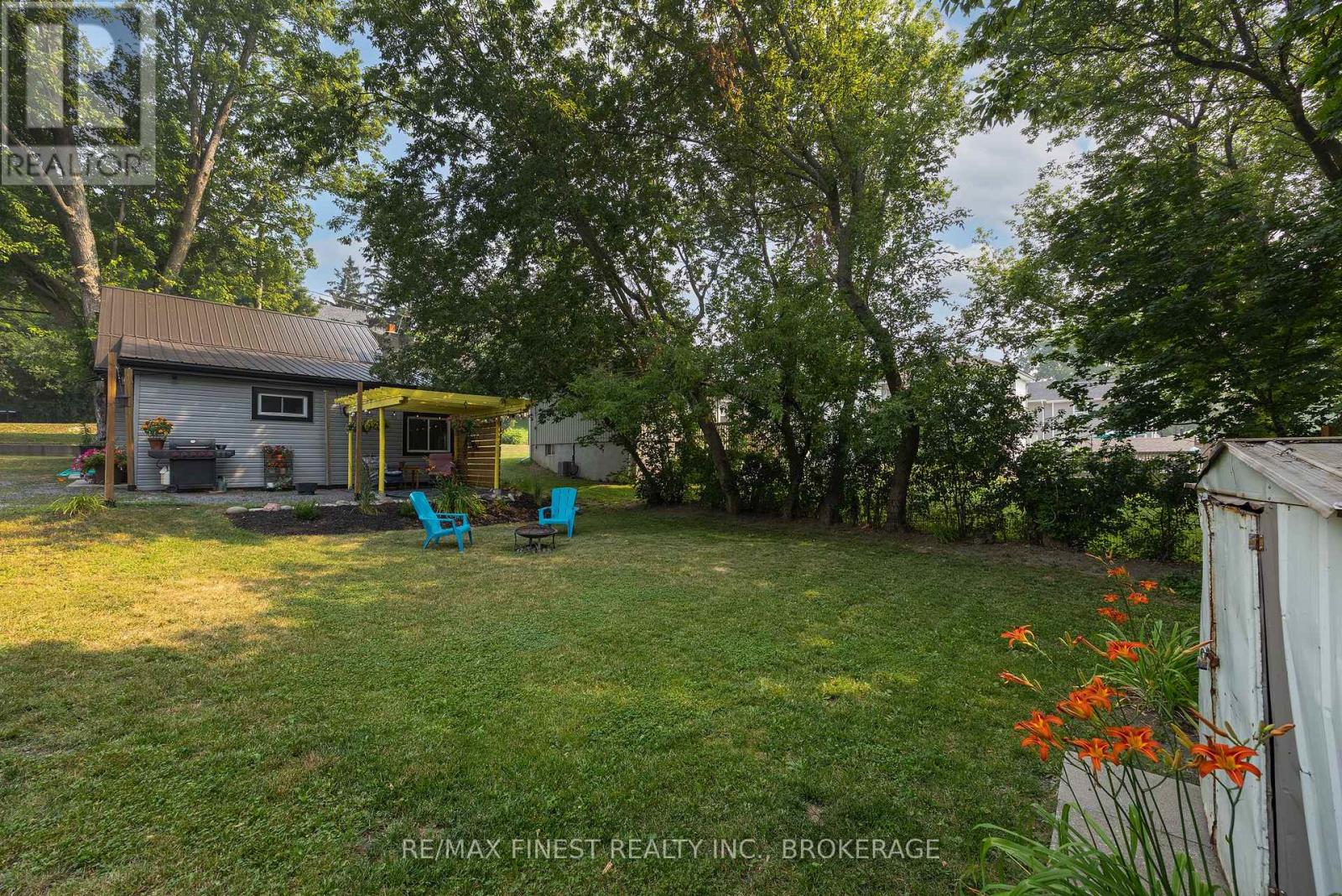 414 DUNDAS STREET - 27