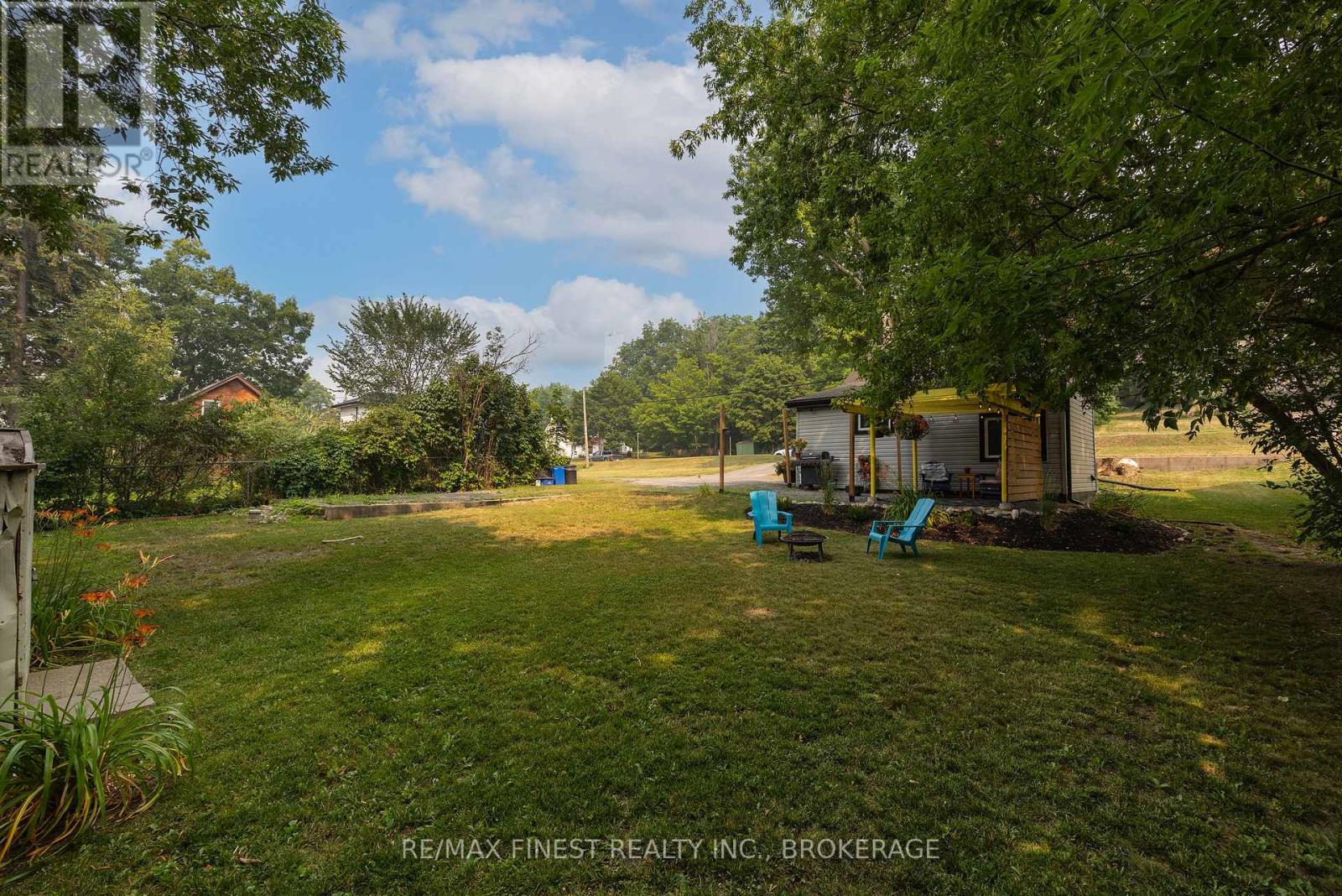 414 DUNDAS STREET - 28